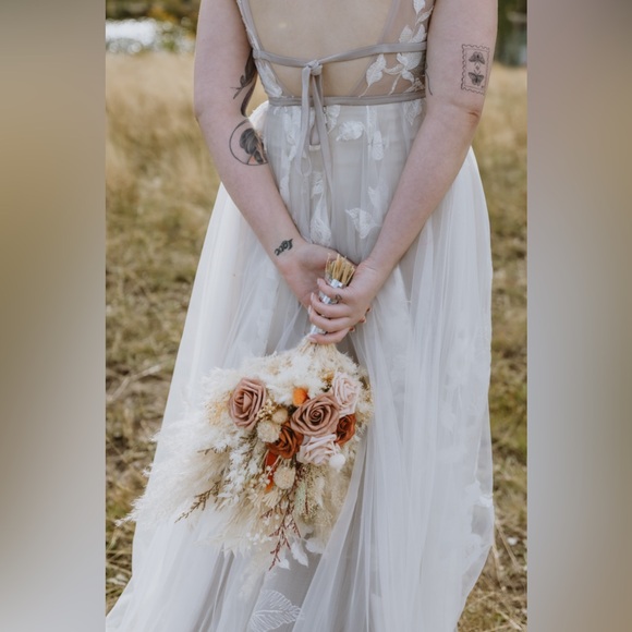 Willowby by Watters Galatea Titanium Wedding Dress - Picture 3 of 4